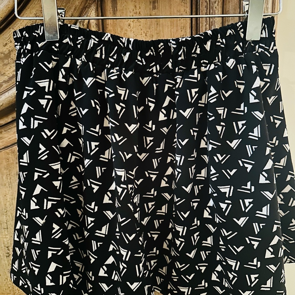 Lush Black and White Patterned Women Shorts